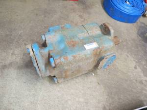 lot 349 image: Vickers Pump