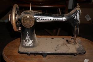 lot 380 image: Antique Franklin Sewing Machine