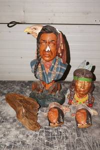 lot 383 image: Native American Theme Dcor