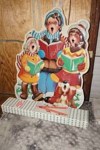 lot 387 image: Christmas Decorations