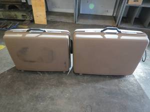 lot 400 image: 2 Samsonite Hard Sided Suitcases