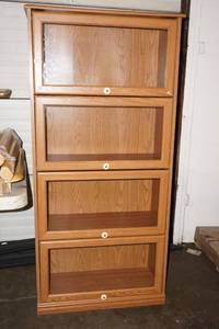 lot 403 image: Glass Door Cabinet