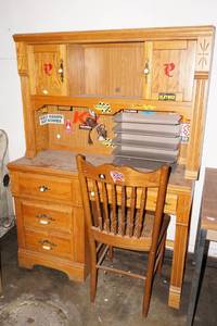 lot 416 image: Desk with Chair