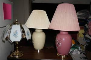 lot 422 image: 3 Lamps