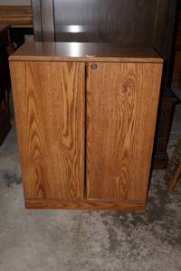 lot 424 image: Doored Cabinet