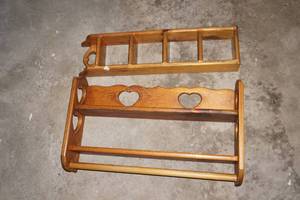 lot 429 image: Wall Hanging Shelves