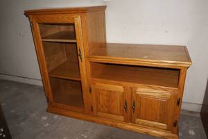 lot 435 image: 2 Level Cabinet