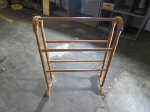 lot 444 image: Blanket Rack