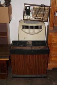 lot 491 image: Heater and Dehumidifiers