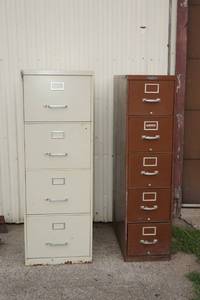 lot 492 image: 2 File Cabinets
