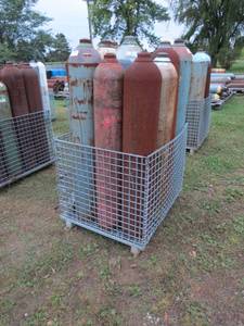 lot 465 image: Damaged Welding Tanks-#1