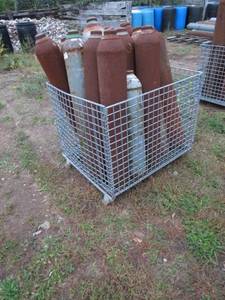 lot 468 image: Damaged Welding Tanks-#4