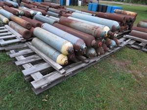 lot 473 image: Damaged Welding Tanks-#9