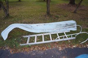lot 270 image: Pool Slide and Ladder