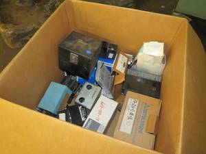 lot 289 image: Electrical Components