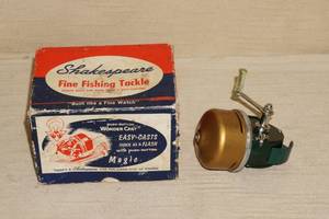 Vintage Shakespeare Fishing Reel with Box