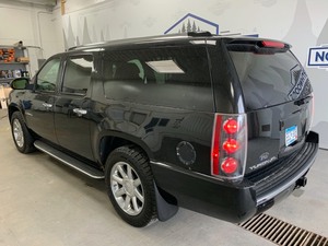 lot 5 image: 2007 GMC Yukon AWD  -No Reserve-