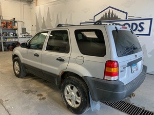 lot 5 image: 2004 Ford Escape -No Reserve-