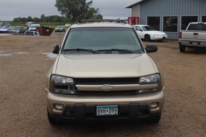 lot 6057 image: 2004 Chevrolet Trailblazer LT 4x4 - 2 Owners