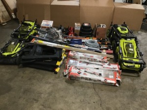 lot 4 image: Pallet with assorted Indooroutdoor Tools various models and conditions Customer returns