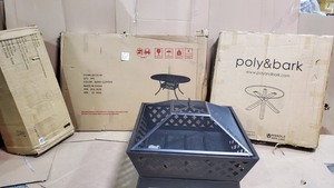 lot 61 image: PALLET WITH ASSORTED OUTDOOR PATIO TABLE AND FIRE PIT ORIGINAL COSTUMER RETURS