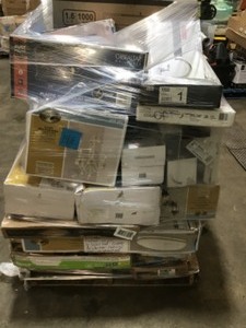 lot 14 image: Pallet of assorted Lightning, housewares and more Customer returns various models and conditions some items maybe missing parts review pictures