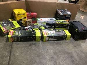 lot 23 image: Pallet with assorted Outdoor tools and others customer returns