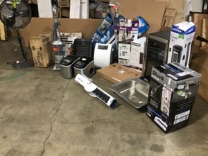 lot 35 image: Pallet with assorted appliances - various items, models and conditions customer returns review pictures