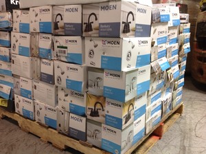 lot 49 image: PALLET WITH MIX BRAND  FAUCETS FOR PARTS SEE PICS