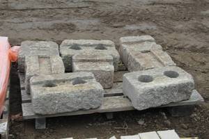 lot 270 image: Lot of (8) Modular Concrete Retaining Wall remnants 17x10x6in., 11x10x6in.