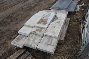 lot 279 image: Lot of (1) Pallet of Valders Pavers dove white