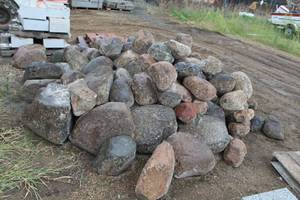 lot 287 image: Lot of Various Size Fieldstone