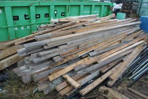 lot 297 image: Wood 2x4 Boards Various Lengths