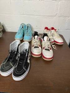lot 93 image: Lot of shoes