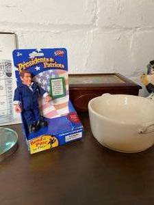 lot 308 image: Lot of Misc Items