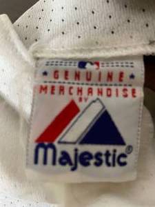 lot 320 image: Minnesota twins shirt
