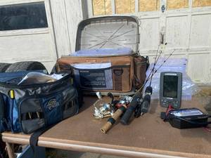 lot 3 image: Lot of Ice Fishing GearPoles