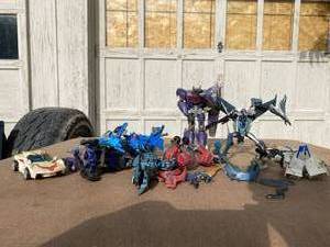 lot 325 image: Lot of Unboxed Action Figure (Transformers, etc)