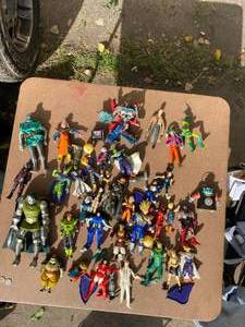 lot 326 image: Lot of Unboxed Action Figures ( Dragon Ball Z, Transformers, etc)