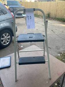 lot 813 image: 2 step step stool