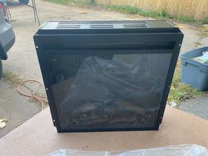 lot 28 image: New Fire place heater insert. Brand new, 