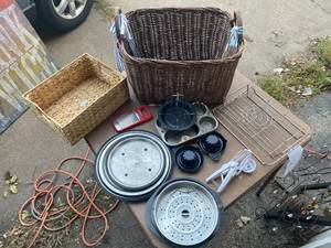 lot 26 image: Cooking items with 2 wicker baskets