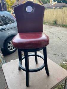 lot 39 image: Red Leather Swivel Bar Stool