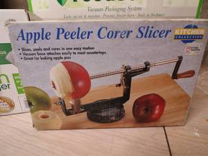 lot 319 image: Food Saver Apple Peeler