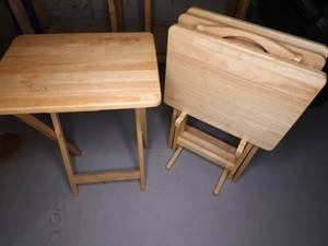 lot 332 image: Set of Four Wooden TV Tables with Stant