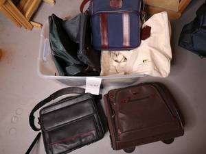 lot 334 image: Lot of Bags