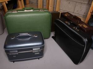 lot 336 image: Lot of Luggage