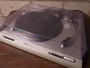 lot 344 image: Technics Turntable 