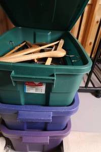 lot 381 image: Lot of Plastic hangers