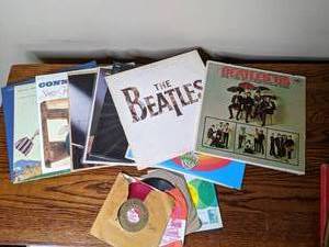lot 33 image: Lot of Records